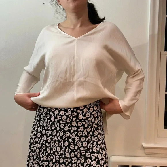 BOSS by Hugo Boss V neck flowy 3 quarter sleeve cream 100% silk blouse US 12/L - Picture 3 of 9